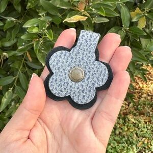 BNNU: FLOWER SNAP!!!! In Fog! (Portland Leather Goods)